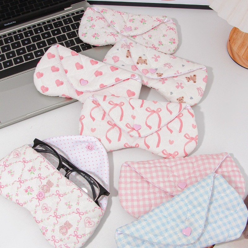 Travel Accessories Kmart - กระเป๋าใส่แว่นตาผ้าลายสก๊อตสไตล์เกาหลี รูปหัวใจ กระเป๋าใส่แว่นกันแดด รูปทรงรักสุดน่ารัก กระเป๋าใส่แว่นตาแบบนุ่ม กระเป๋าเก็บแว่นตาสำหรับเดินทาง