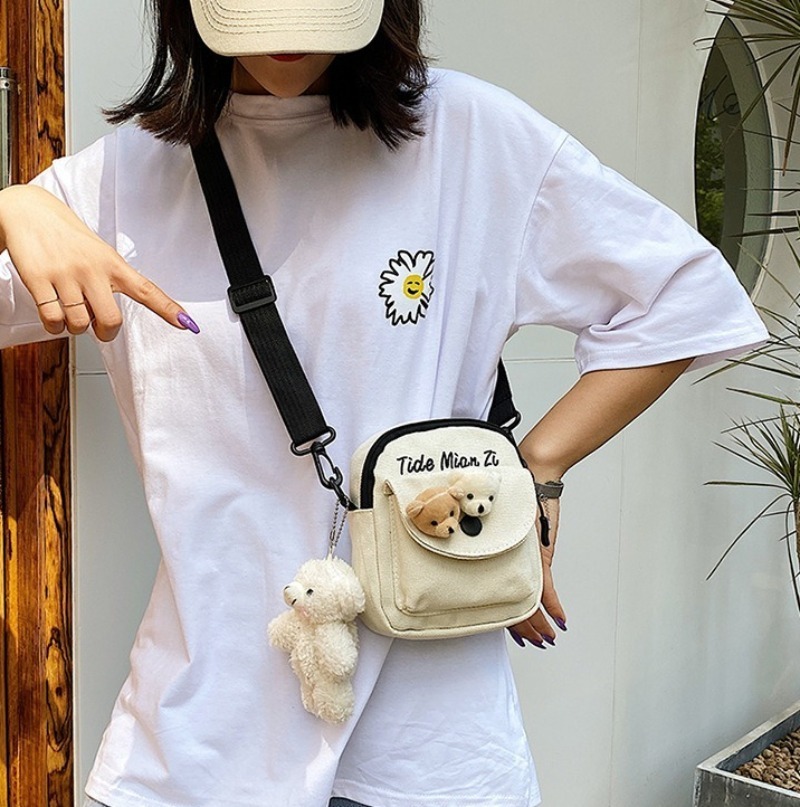 Travel Accessories For Girls - กระเป๋าสะพายข้างผ้าแคนวาสลายหมีน่ารัก สายปรับได้ ปุ่มสแน็ป กระเป๋าสะพายไหล่สำหรับสาวๆ ใช้ช้อปปิ้ง ท่องเที่ยว